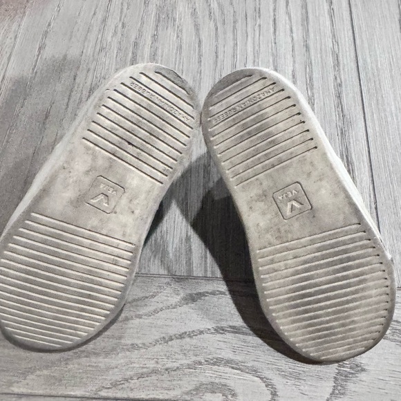 Veja Toddler Kids White, Red and Blue Velcro Sneakers - Picture 6 of 6